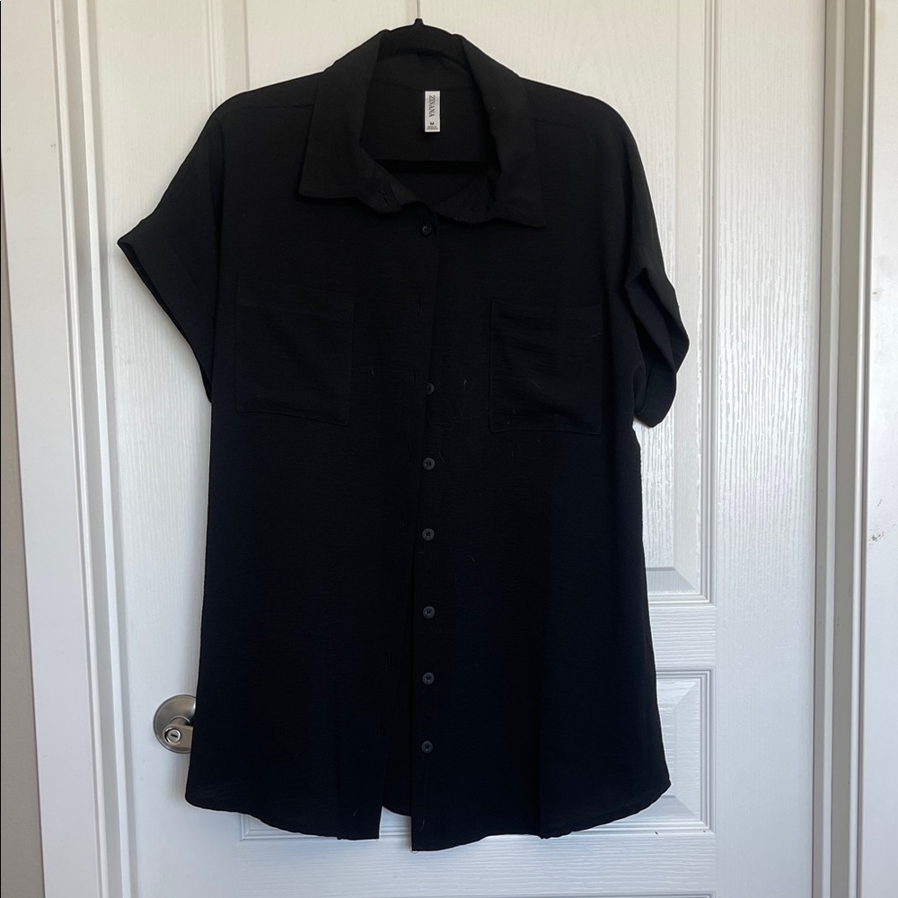 Zenana Outfitters Black Casual Button Down Shirt